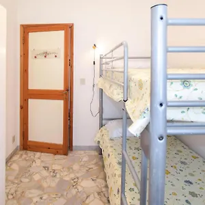 Awesome In W/ 2 Bedrooms Appartamento